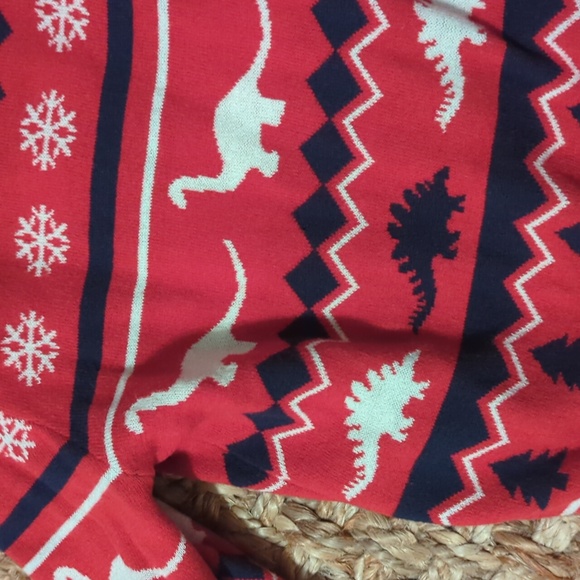 Like new Boys 6 Christmas sweater - Picture 4 of 5